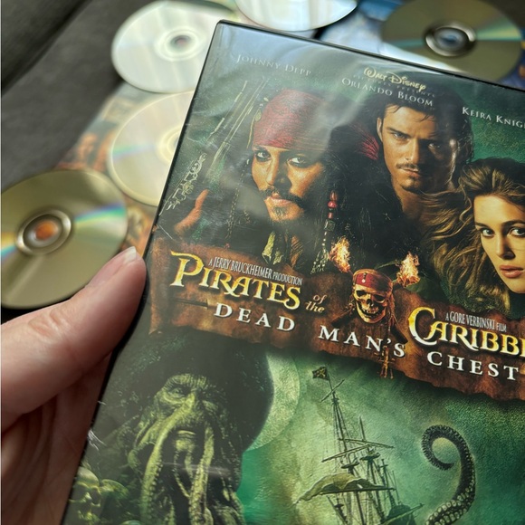 Bundle of 6 gently used Disney movies, 4 DVD’s & 2 Blu-ray’s - Picture 8 of 11